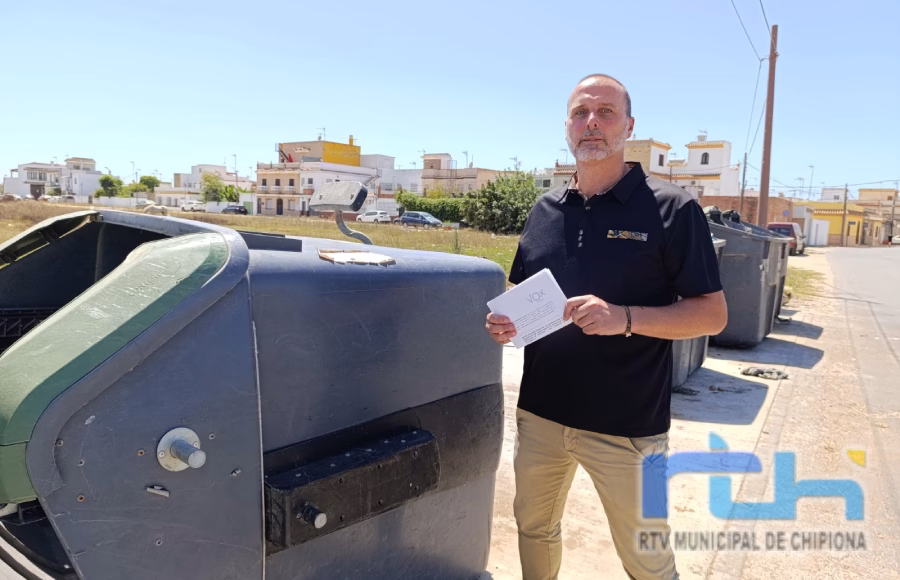 VOX propone la creación de una Unidad Municipal de Inspección de Residuos en Chipiona