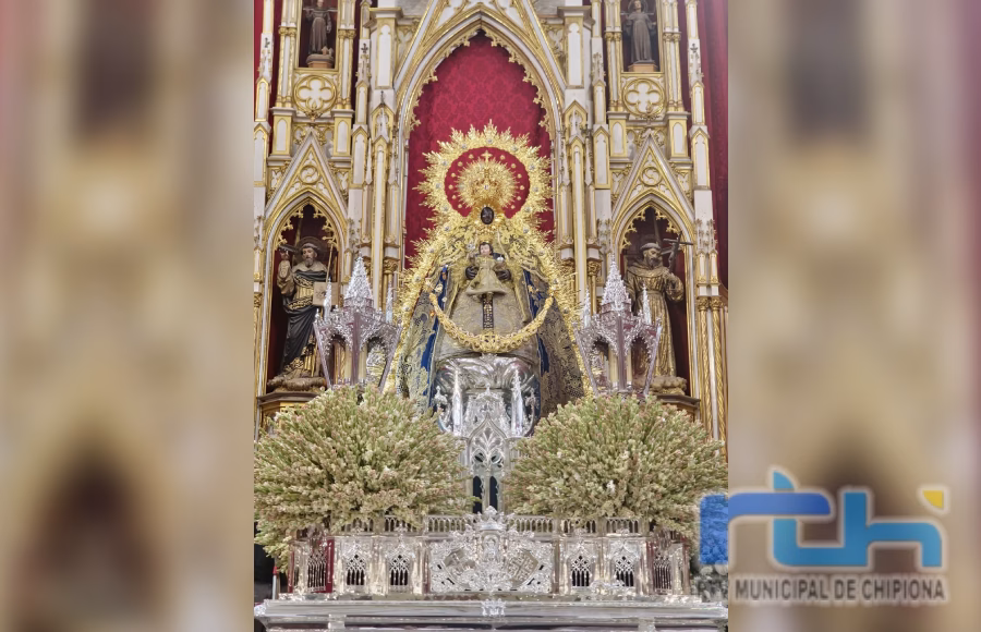 El besamanos a la Virgen de Regla de esta tarde pondrá el broche final a las Fiestas Patronales