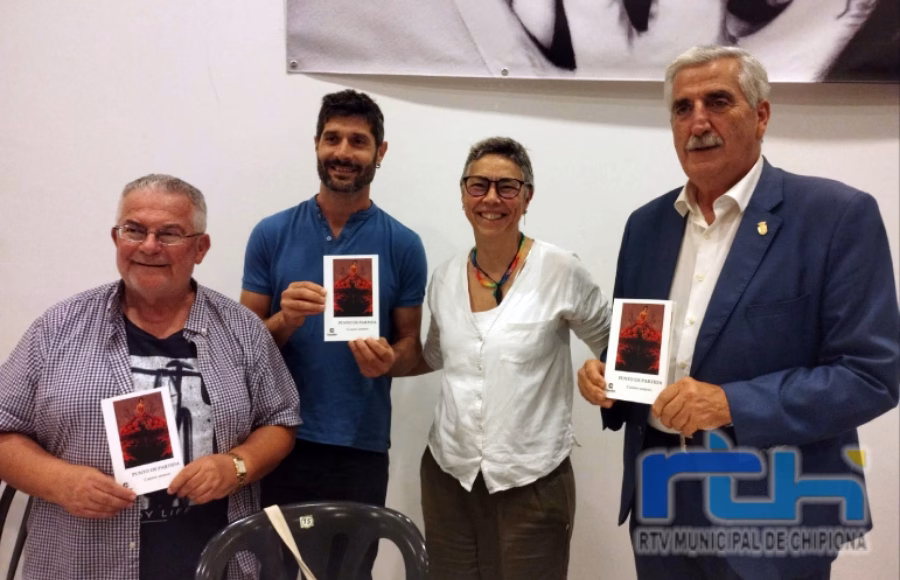 Carmen Moreno presentó su poemario ‘Punto de Partida’ dentro del programa de actos del Día de Rocío Jurado en Chipiona