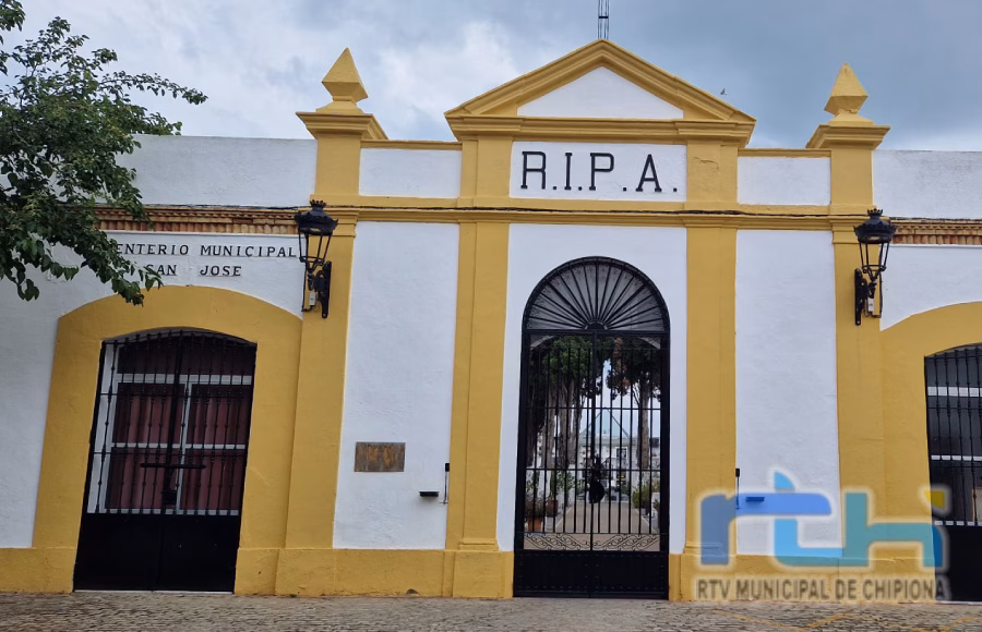 Recuerdan que el cementerio de Chipiona ha ampliado horario hasta el Día de los Difuntos