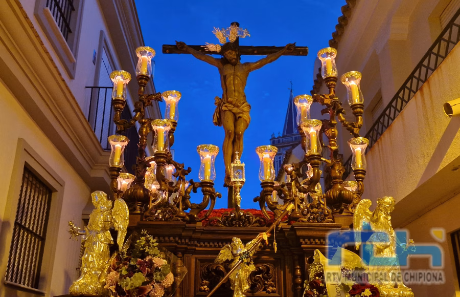 El Cristo de las Misericordias realizó su salida procesional del 1 de noviembre dentro de los actos conmemorativos de esta fecha que continúan mañana