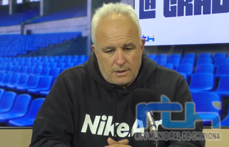 El Chipiona Club de Fútbol se toma un tiempo para nombrar un entrenador del senior tras la renuncia de Álvaro Zarazaga