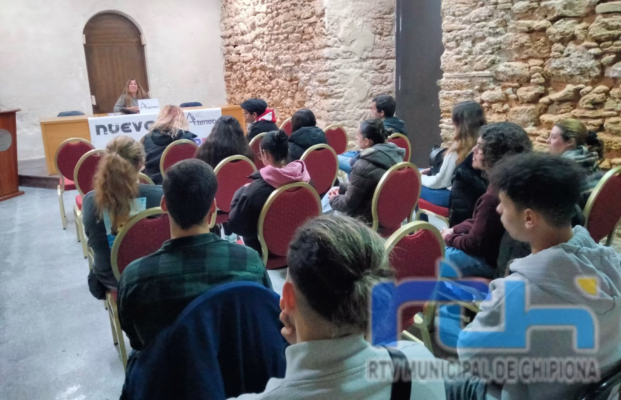 En marcha un curso gratuito que forma a quince personas que informen del patrimonio de los corrales de pesca en Chipiona