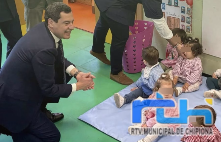 El PP destaca el impulso de Juanma Moreno a la gratuidad progresiva en las escuelas infantiles para reforzar la conciliación familiar y apoyar la economía de los hogares en Andalucía