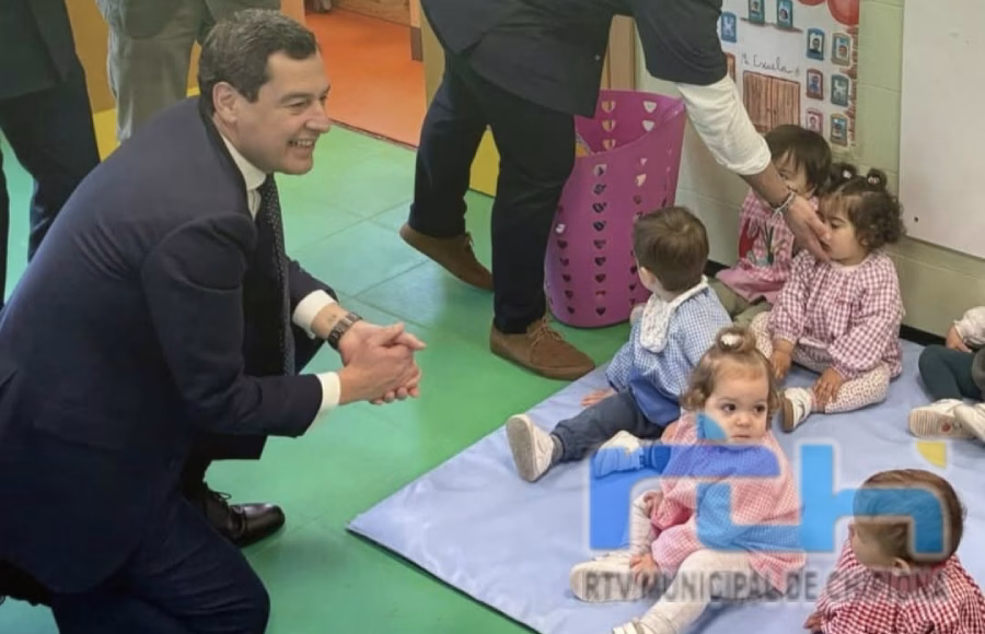 El PP destaca el impulso de Juanma Moreno a la gratuidad progresiva en las escuelas infantiles para reforzar la conciliación familiar en Andalucía