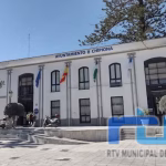 El Ayuntamiento de Chipiona publica la lista provisional de admitidos y excluidos para una bolsa de conserjes de edificios públicos