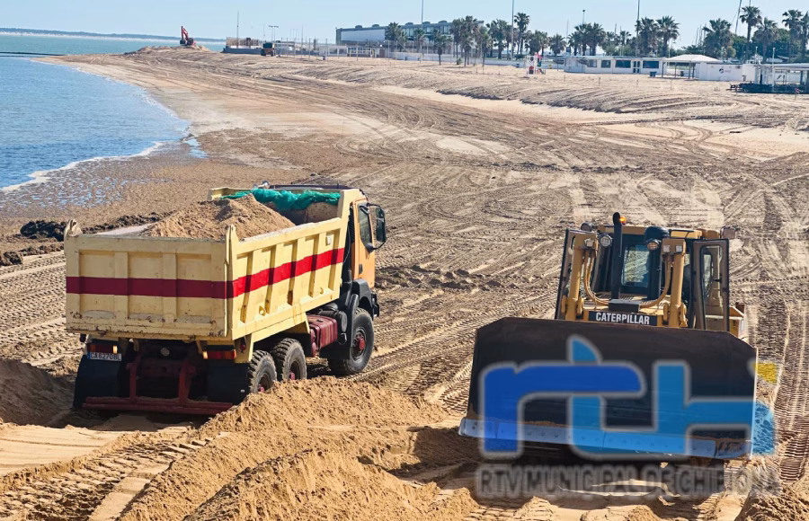 Se prepara el rearenado de las playas de Las Tres Piedras y Costa Ballena Chipiona para prepararlas para el verano