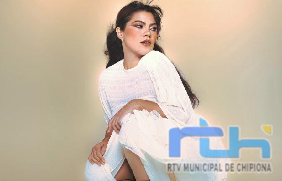 La cantante chipionera Dulze lanza su nuevo tema ‘Verde aceituna’ mientras está inmersa en su primera gira por España