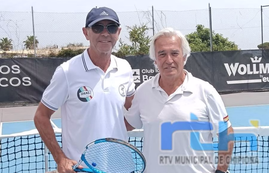 El tenista chipionero Manuel Massip se proclama campeón del ITF MT 100 de Chiclana de la Frontera