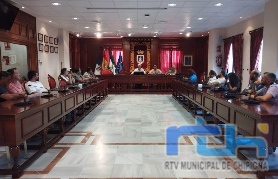 El Ayuntamiento de Chipiona inicia la planificación del Carnaval 2027 con una propuesta de fechas consensuada que fija la Cabalgata para el 14 de febrero