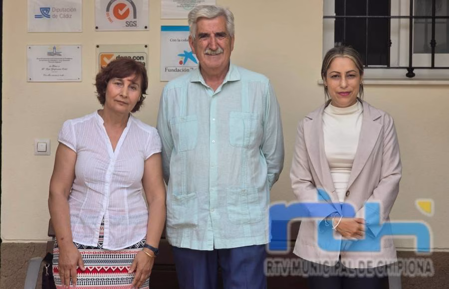 El alcalde de Chipiona y la delegada de Educación anuncian que desde Expo Reborn se apoyará a la asociación de Alzheimer de Chipiona