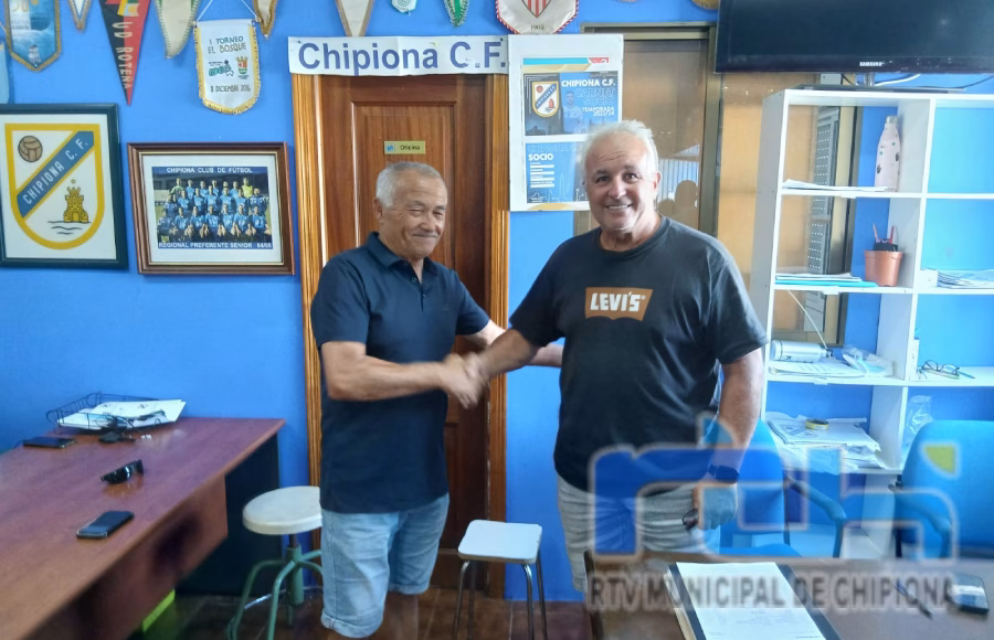 Antonio Caro toma el relevo de Alejandro Florido al frente del Chipiona Club de Fútbol