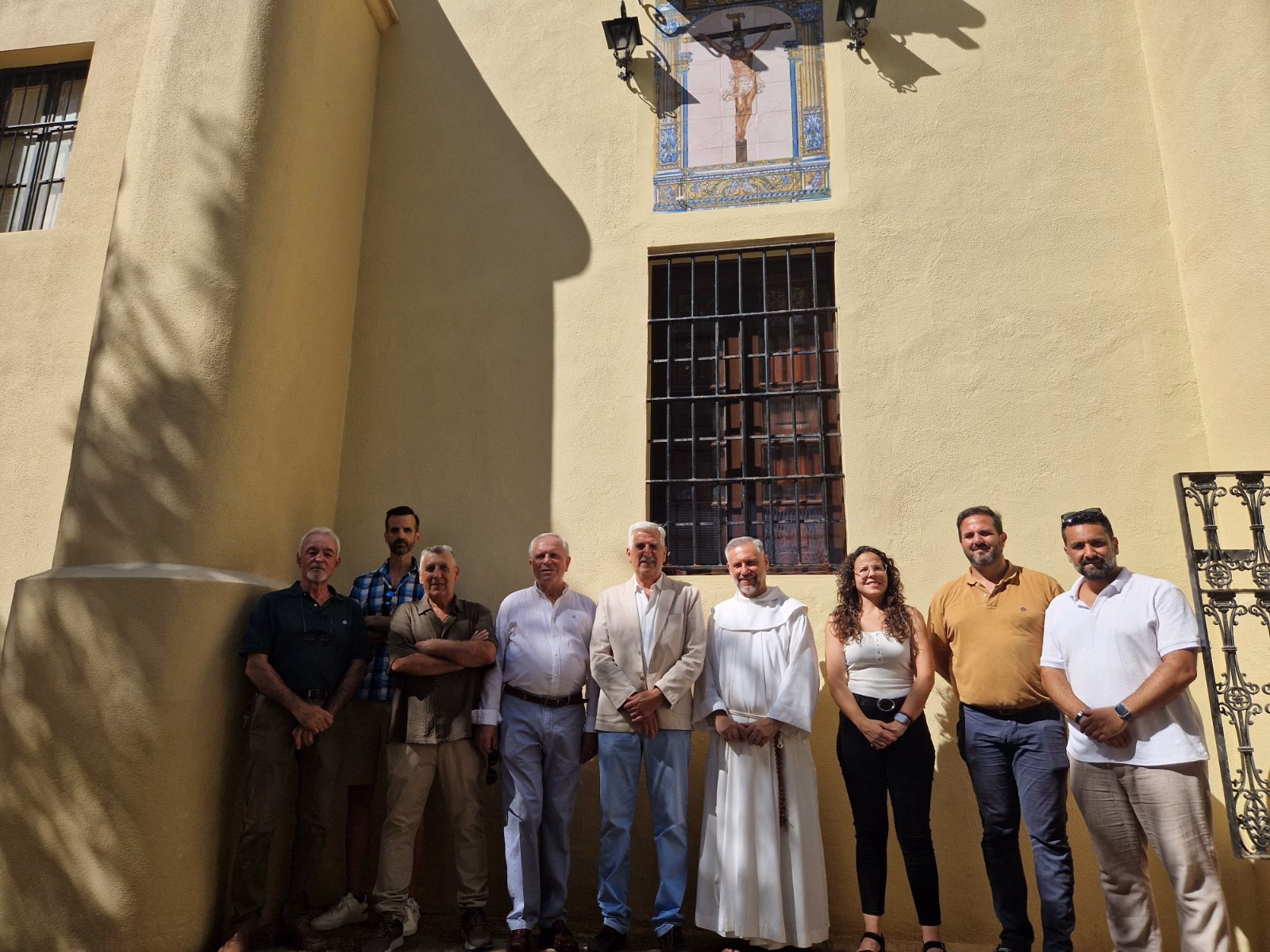 Chipiona recupera un histórico retablo cerámico de ‘El Cachorro’ para el Santuario de Regla