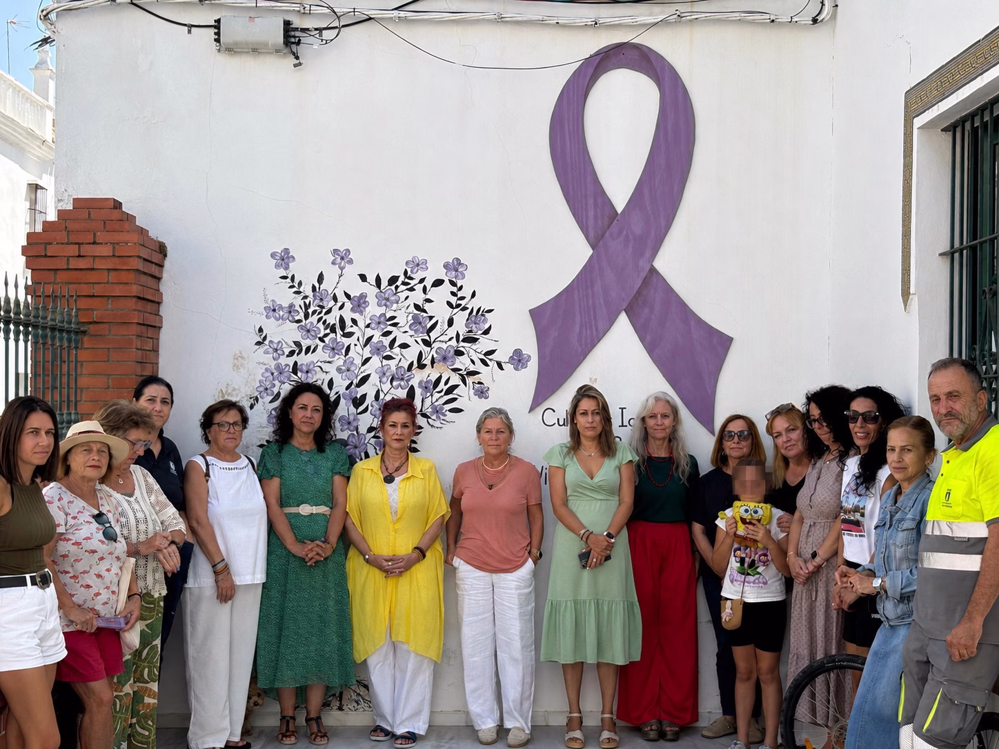 Chipiona recuerda con un minuto de silencio a las 31 mujeres fallecidas en lo que va de año a causa de la violencia de género