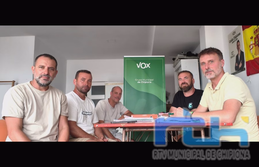 VOX Chipiona reclama mejoras en la piscina municipal tras reunirse con sus trabajadores