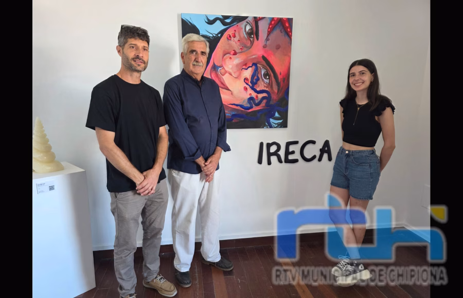 Inaugurada en el Castillo la muestra pictórica ‘Ecos del Mar’, de la joven chipionera Irene Caña