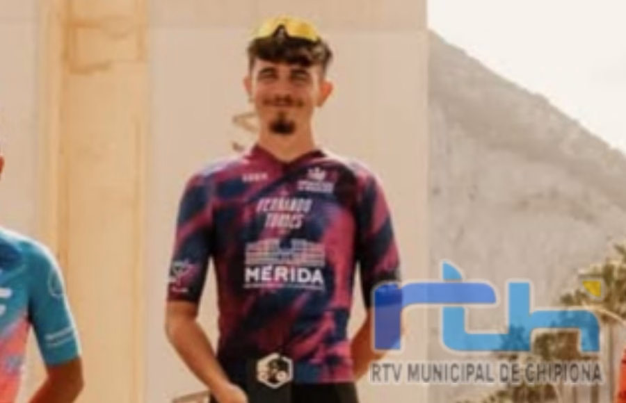 El joven ciclista chipionero Fran Rodríguez se impone en la prueba final del CAREBA 2026