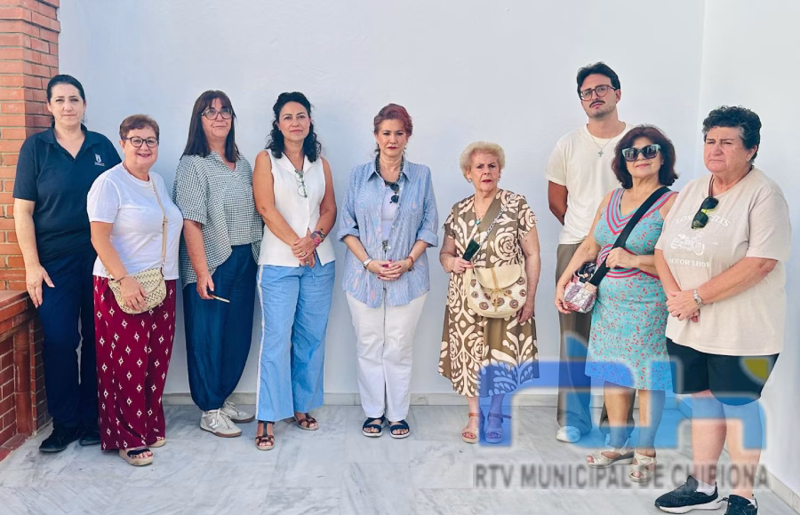 Chipiona recuerda con un minuto de silencio a las 38 mujeres fallecidas en lo que va de año a causa de la violencia de género