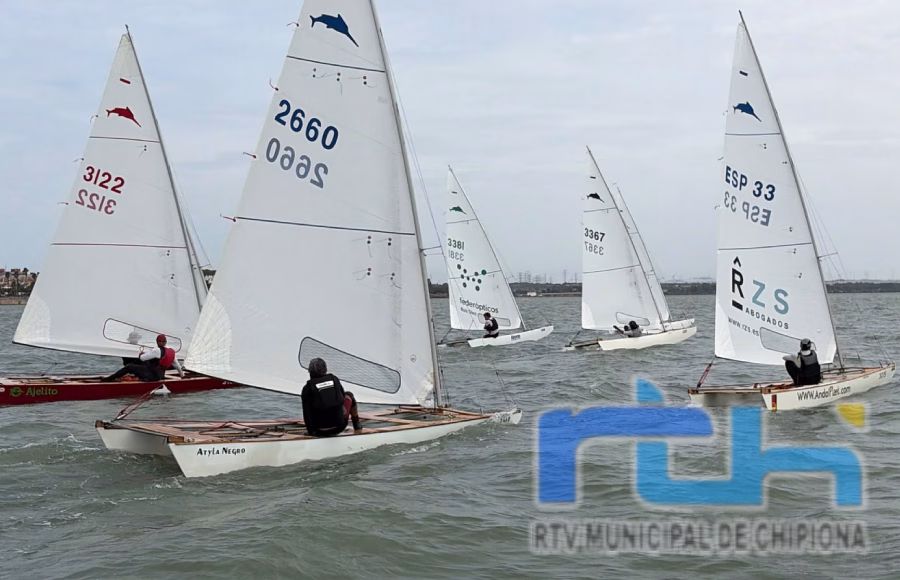 El Club de Vela y Regatas Chipiona destaca en la Copa de Andalucía de Patín a Vela con cuatro regatistas entre los doce primeros