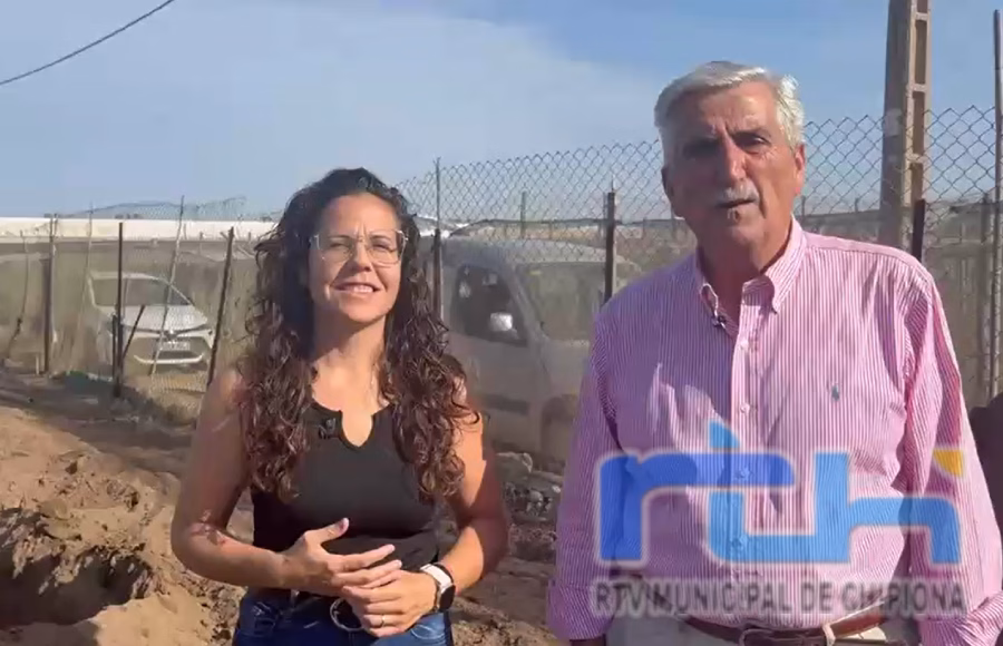 El alcalde de Chipiona y la Delegada de Agricultura anuncian un contrato de cuatro años para mantener los caminos rurales