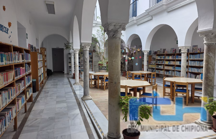 Tano Guzmán anuncia la programación del Día de las Bibliotecas en Chipiona