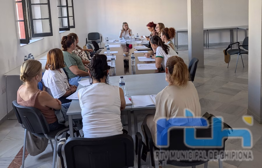 La Delegación de Educación celebra una nueva sesión de la Mesa contra el Acoso Escolar en Chipiona