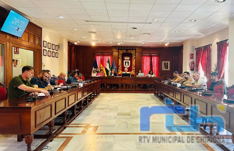 El pleno del Ayuntamiento de Chipiona celebra una sesión extraordinaria y urgente para la aprobación de varias modificaciones presupuestarias