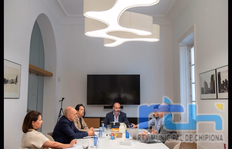 Diputación busca facilitar la agilidad de los trámites urbanísticos en Chipiona y otros municipios de menos de 25.000 habitantes