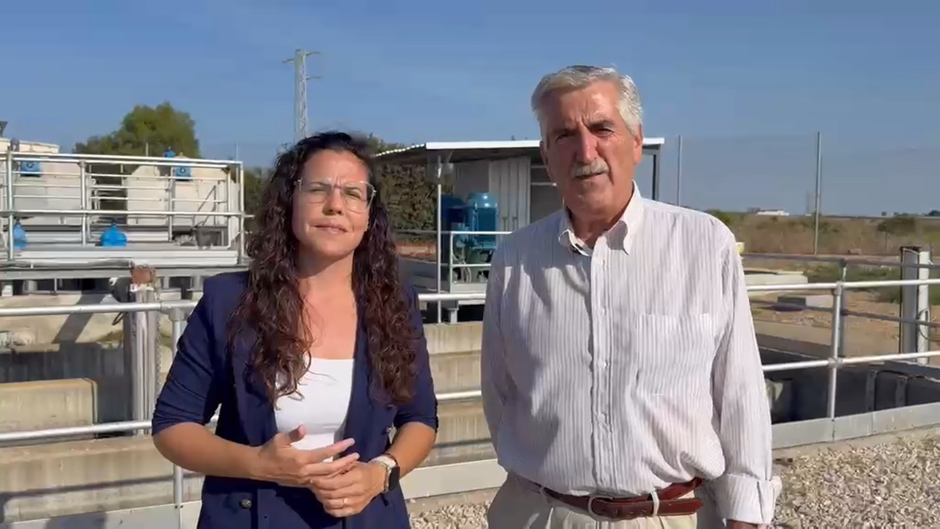 Luis Mario Aparcero y Laura Román estudian con la Junta los últimos trámites de la puesta en marcha del agua depurada para el riego agrícola